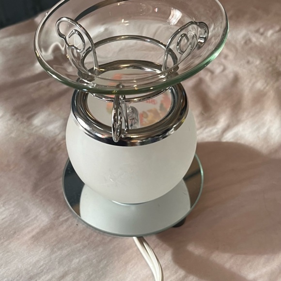 Glasses oil/wax warmer dimmer switch no box. Bed bath & beyond - Picture 13 of 16